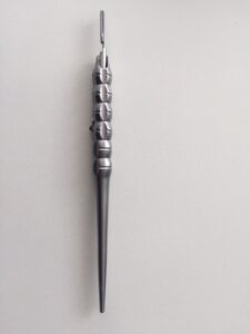 Skalpellklingenhalter mit Auswurf